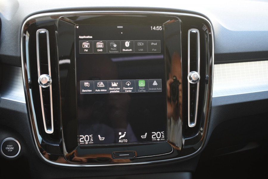 Volvo XC40 T4 211PK Automaat Recharge Inscription Expression / Navigatie / Cruisecontrol / Panoramadak / Stoelverwarming / Stuurverwarming / Elektrische Achterklep / Trekhaak /