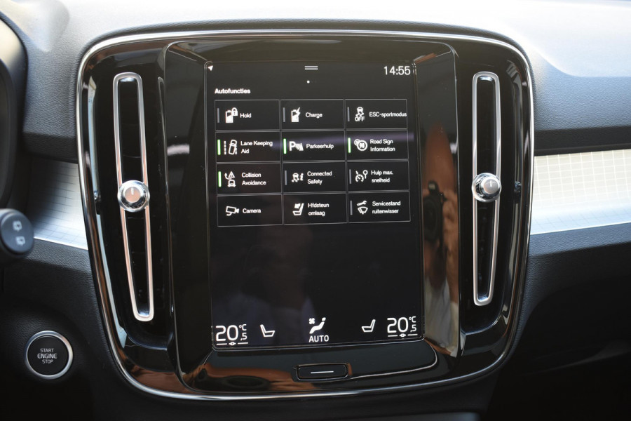 Volvo XC40 T4 211PK Automaat Recharge Inscription Expression / Navigatie / Cruisecontrol / Panoramadak / Stoelverwarming / Stuurverwarming / Elektrische Achterklep / Trekhaak /