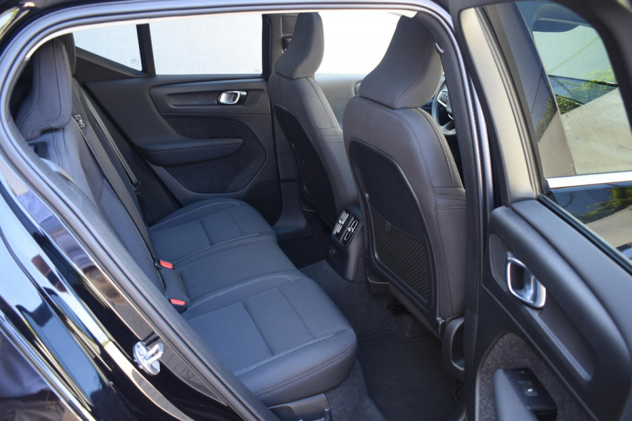 Volvo XC40 T4 211PK Automaat Recharge Inscription Expression / Navigatie / Cruisecontrol / Panoramadak / Stoelverwarming / Stuurverwarming / Elektrische Achterklep / Trekhaak /