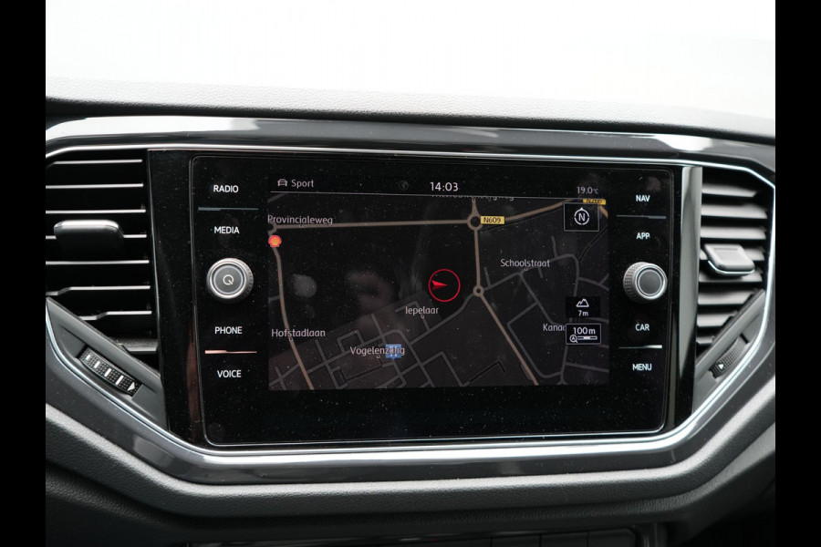 Volkswagen T-Roc 2.0 TSI 4Motion Sport 190pk | Adaptive Cruise | Carplay | LED Koplampen | Navi | Stoelverwaming | Spraakbediening |