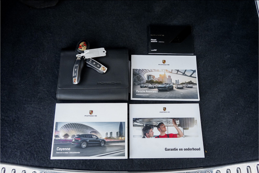 Porsche Cayenne 3.0 E-Hybrid 462PK Sport Design Sport Chrono Pano Trekhaak 22"
