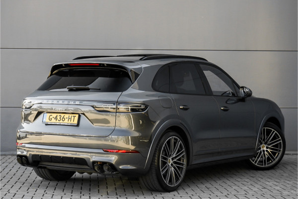 Porsche Cayenne 3.0 E-Hybrid 462PK Sport Design Sport Chrono Pano Trekhaak 22"