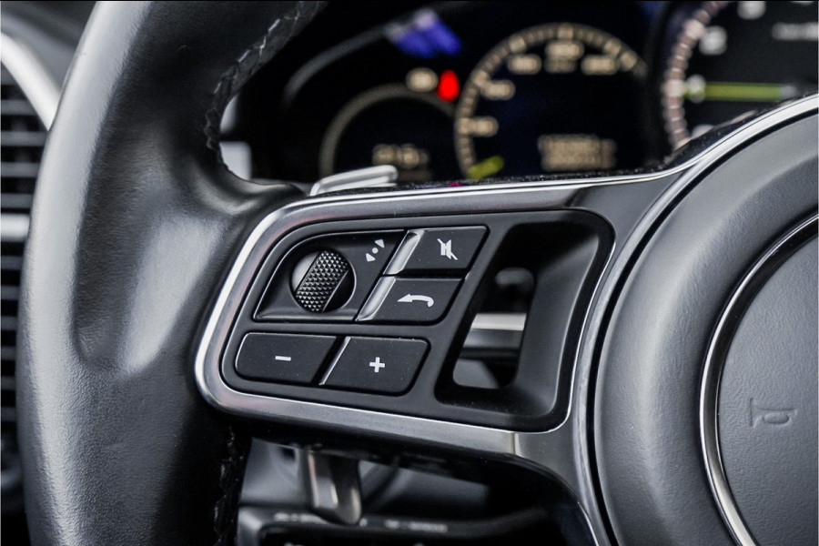 Porsche Cayenne 3.0 E-Hybrid 462PK Sport Design Sport Chrono Pano Trekhaak 22"