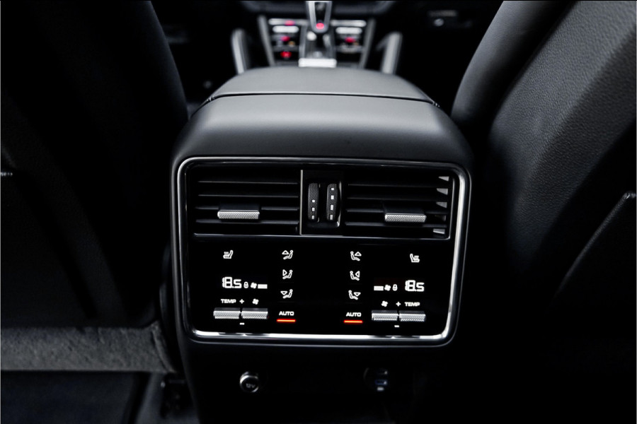 Porsche Cayenne 3.0 E-Hybrid 462PK Sport Design Sport Chrono Pano Trekhaak 22"