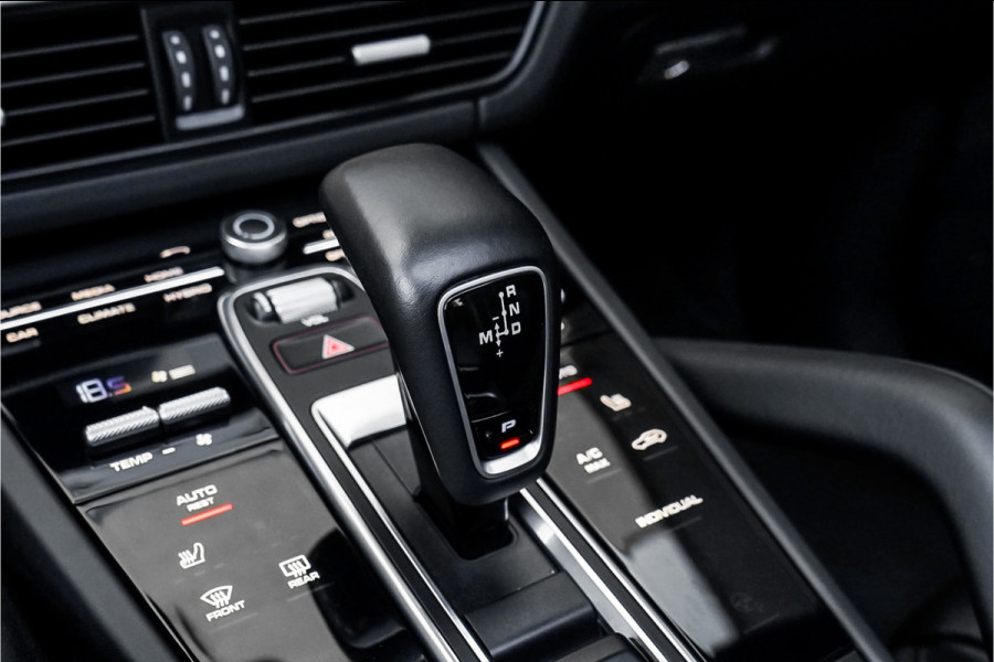 Porsche Cayenne 3.0 E-Hybrid 462PK Sport Design Sport Chrono Pano Trekhaak 22"