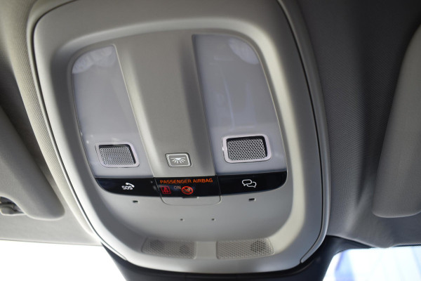 Volvo V60 T6 350PK Automaat AWD Plus Dark / Adaptieve Cruisecontrol / Parkeersensoren / Stoelverwarming / Stuurverwarming / Lighting / Elektrische Stoelen /