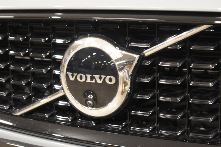 Volvo V60 T6 350PK Automaat AWD Ultra Dark / Adaptieve Cruisecontrol / Parkeersensoren / Stoelverwarming / Stuurverwarming / 360 Camera / Elektrische Stoelen /