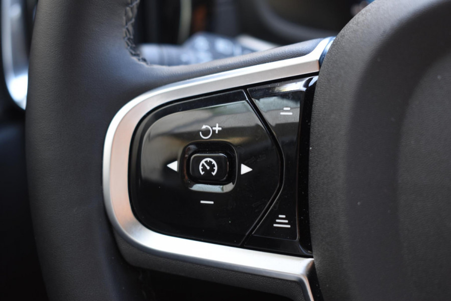 Volvo V60 T6 350PK Automaat AWD Ultra Dark / Adaptieve Cruisecontrol / Parkeersensoren / Stoelverwarming / Stuurverwarming / 360 Camera / Elektrische Stoelen /