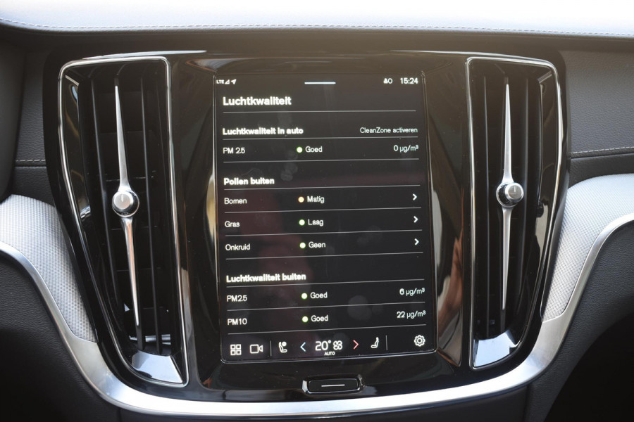 Volvo V60 T6 350PK Automaat AWD Ultra Dark / Adaptieve Cruisecontrol / Parkeersensoren / Stoelverwarming / Stuurverwarming / 360 Camera / Elektrische Stoelen /