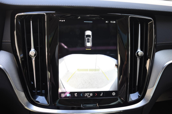 Volvo V60 T6 350PK Automaat AWD Ultra Dark / Adaptieve Cruisecontrol / Parkeersensoren / Stoelverwarming / Stuurverwarming / 360 Camera / Elektrische Stoelen /