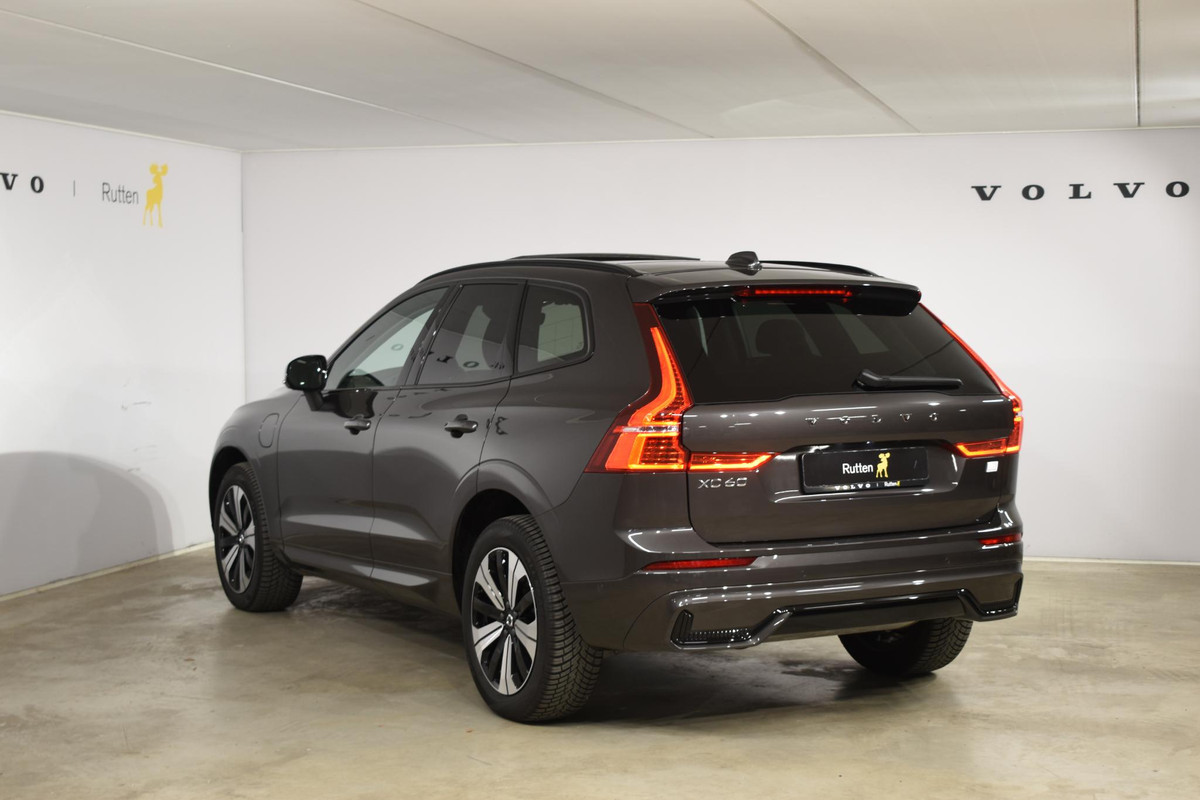 Volvo XC60 T6 350PK Automaat AWD Plus Dark / Adaptive Cruise control / Stoelverwarming v+a / Stuurverwarming / Elektr. achterklep / Panoramadak / Harman Kardon / Volvo XC60 T6 350PK Automaat AWD Plus Dark / Adaptive Cruise control / Stoelverwarming v+a / Stuurverwarming / Elektr. achterklep / Panoramadak / Harman Kardon /