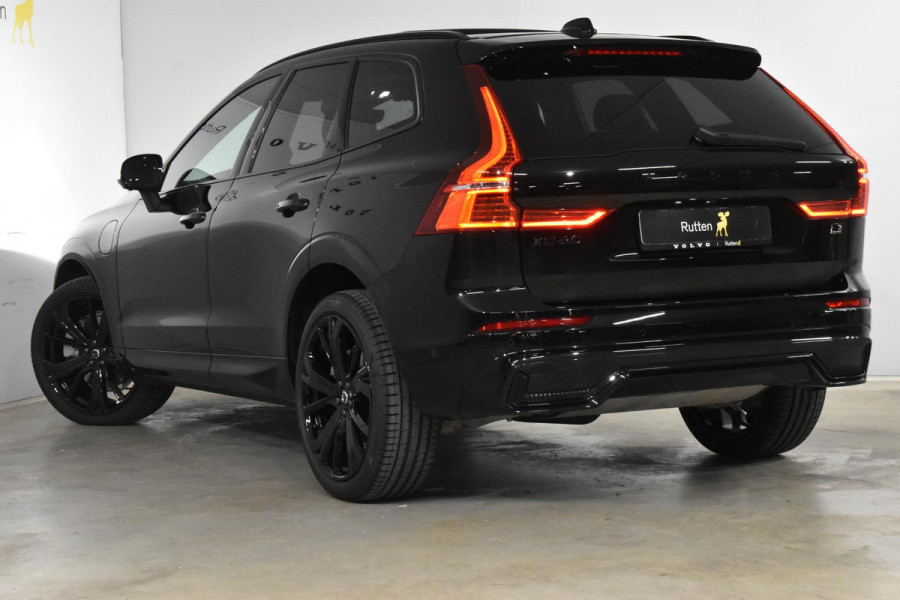 Volvo XC60 T6 350PK AWD Plus Black Edition / Adaptieve cruise control / Harman Kardon / BLIS / Panoramadak / Apple carplay / Parkeersensoren met 360 camera / Elektrische achterklep / Elektrische stoelen met geheugen / Stoel en stuurwielverwarming / 21” velgen / Trekhaak /