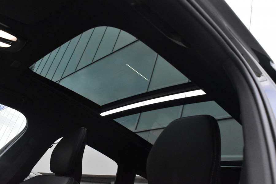 Volvo XC60 T6 350PK AWD Plus Black Edition / Adaptieve cruise control / Harman Kardon / BLIS / Panoramadak / Apple carplay / Parkeersensoren met 360 camera / Elektrische achterklep / Elektrische stoelen met geheugen / Stoel en stuurwielverwarming / 21” velgen / Trekhaak /
