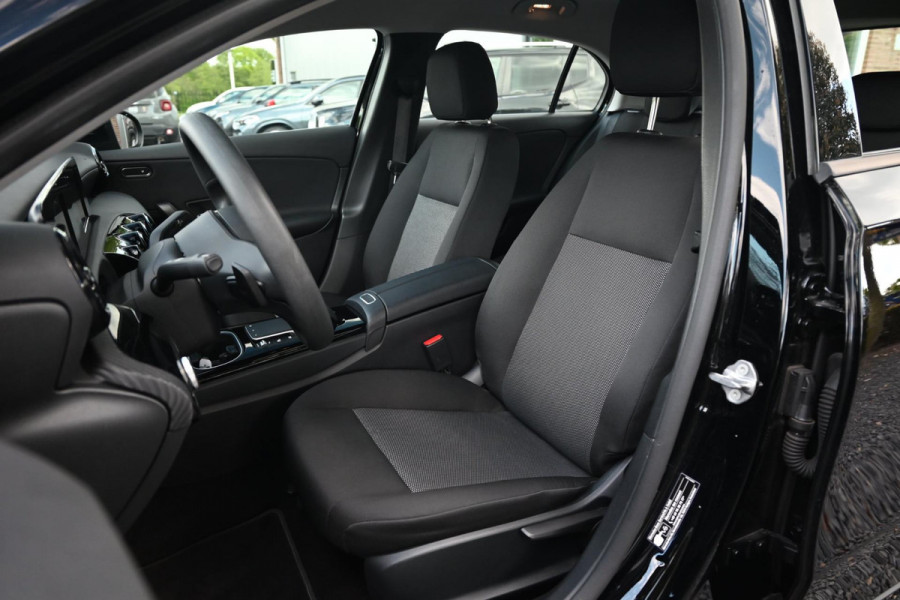 Mercedes-Benz A-Klasse 250 e Business Line 218 PK 1e Eig Dealer o.h. App Connect PDC 17''