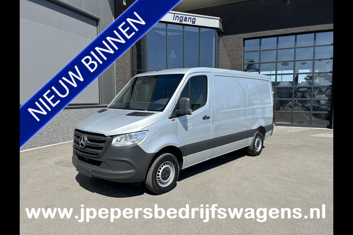 Mercedes-Benz Sprinter 315 CDI L2 H1 RWD / Trekhaak / MBUX / Camera / Carplay navigatie / Airco / 270 Graden achterdeuren Mercedes-Benz Sprinter 315 CDI L2 H1 RWD / Trekhaak / MBUX / Camera / Carplay navigatie / Airco / 270 Graden achterdeuren