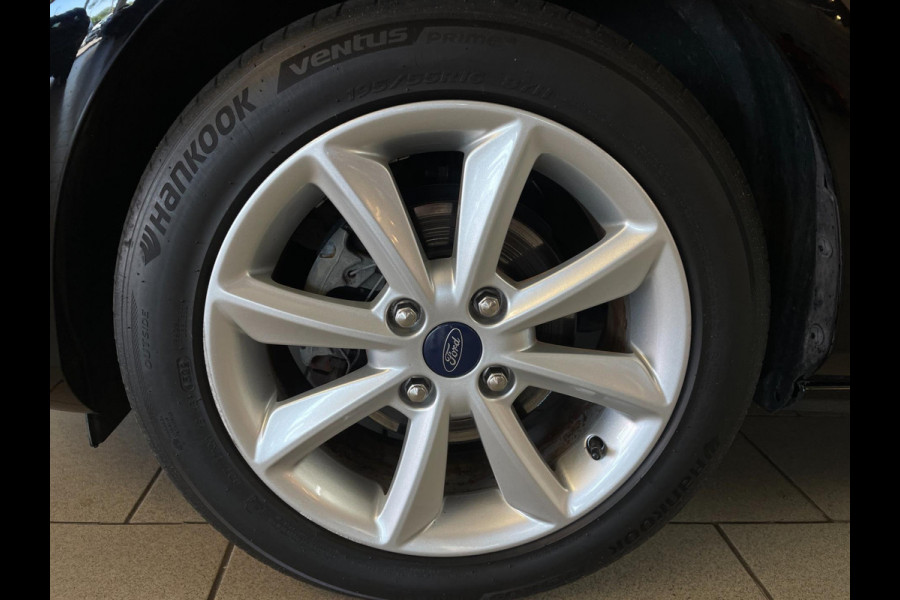 Ford Fiesta 1.1 AIRCO NAVI CRUISE BLUETOOTH VELGEN ELEK RAMEN CENT VERG MULTISTUUR 5DRS ZEER NETTE AUTO
