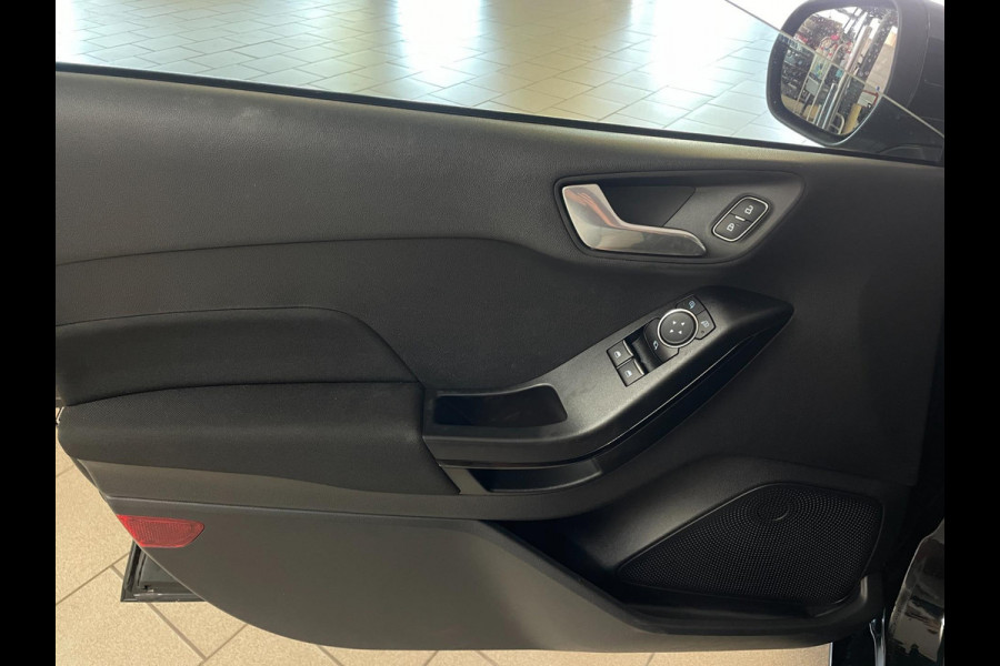 Ford Fiesta 1.1 AIRCO NAVI CRUISE BLUETOOTH VELGEN ELEK RAMEN CENT VERG MULTISTUUR 5DRS ZEER NETTE AUTO