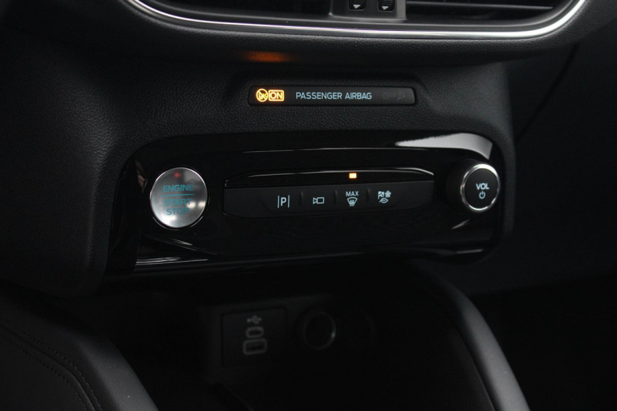 Ford Kuga 2.5 PHEV Titanium 225pk Nieuw Model | Bursting Green | Navigatie | Achteruitrijcamera | Nieuw te Bestellen