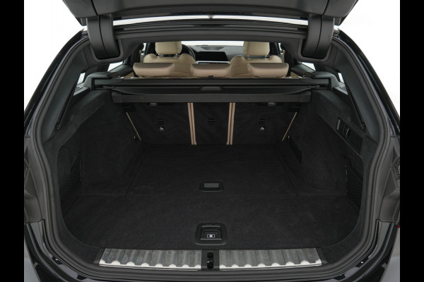 BMW 3 Serie Touring 330i High Executive Edition Sport-Pack Aut. *VERNASCA-FULL-LEATHER | DIGI-COCKPIT | FULL-LED | SPORT-SEATS | HIFI-SOUND | AMBIENT-LIGHT | HEATED-SEATS | DAB | NAVI-FULLMAP | ECC | CARPLAY | PDC | CRUISE | 18"ALU*