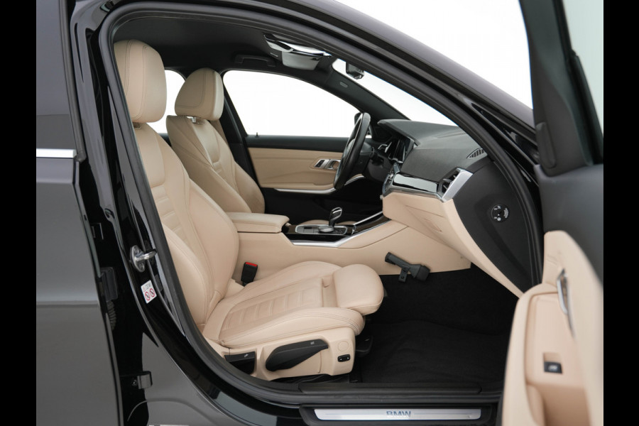BMW 3 Serie Touring 330i High Executive Edition Sport-Pack Aut. *VERNASCA-FULL-LEATHER | DIGI-COCKPIT | FULL-LED | SPORT-SEATS | HIFI-SOUND | AMBIENT-LIGHT | HEATED-SEATS | DAB | NAVI-FULLMAP | ECC | CARPLAY | PDC | CRUISE | 18"ALU*