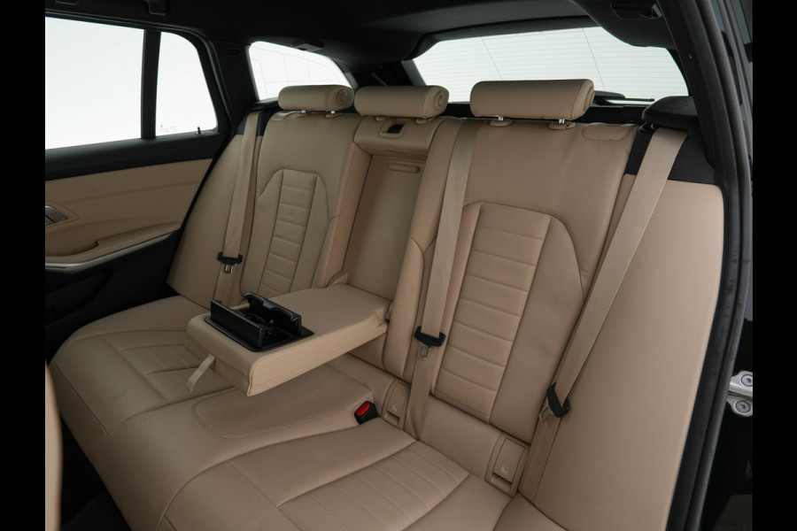 BMW 3 Serie Touring 330i High Executive Edition Sport-Pack Aut. *VERNASCA-FULL-LEATHER | DIGI-COCKPIT | FULL-LED | SPORT-SEATS | HIFI-SOUND | AMBIENT-LIGHT | HEATED-SEATS | DAB | NAVI-FULLMAP | ECC | CARPLAY | PDC | CRUISE | 18"ALU*
