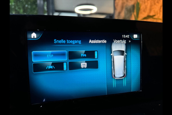 Mercedes-Benz Glb 200 Garantie Trekhaak Pano Leder CarPlay StoelVW PDC Parkeerhulp Sportstand Cruise Navi Clima LED DAB Rijklaar