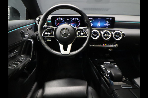 Mercedes-Benz CLA-Klasse Shooting Brake 200 Business Solution Luxury [CARPLAY, CRUISE CONTROL,SCHUIFKANTELDAK,  SFEERVERLICHTING, DIGITAL DASH, TREKHAAK, MEMORY SEATS, STOELVERWARMING, CAMERA + PDC, MERCEDES-BENZ KOPLAMPEN, VOL LEDER, NAVIGATIE, NIEUWSTAAT]