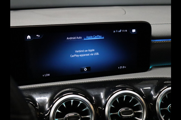 Mercedes-Benz CLA-Klasse Shooting Brake 200 Business Solution Luxury [CARPLAY, CRUISE CONTROL,SCHUIFKANTELDAK,  SFEERVERLICHTING, DIGITAL DASH, TREKHAAK, MEMORY SEATS, STOELVERWARMING, CAMERA + PDC, MERCEDES-BENZ KOPLAMPEN, VOL LEDER, NAVIGATIE, NIEUWSTAAT]