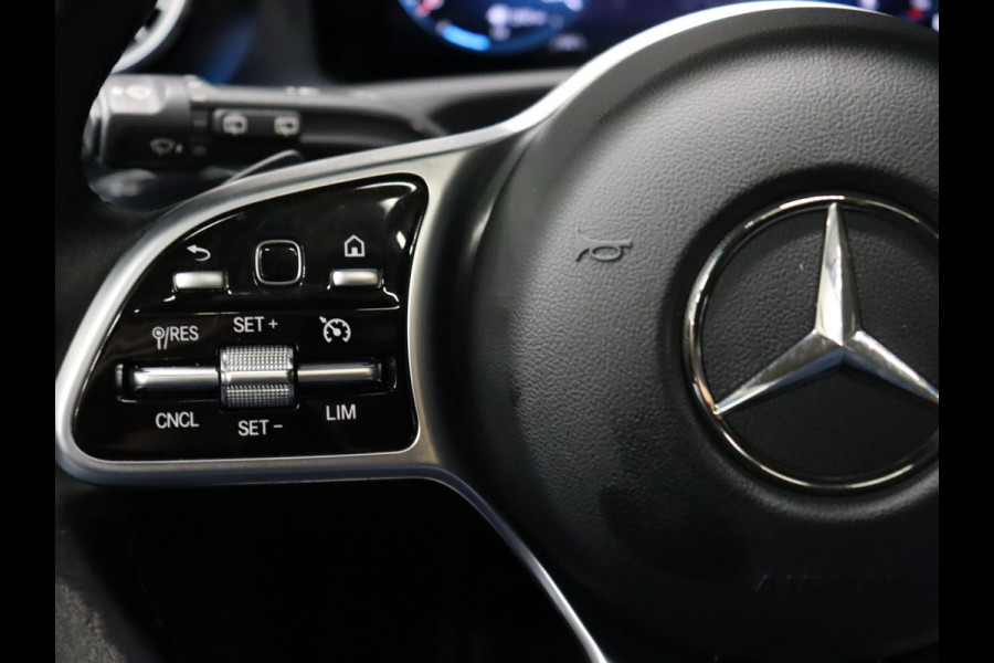 Mercedes-Benz CLA-Klasse Shooting Brake 200 Business Solution Luxury [CARPLAY, CRUISE CONTROL,SCHUIFKANTELDAK,  SFEERVERLICHTING, DIGITAL DASH, TREKHAAK, MEMORY SEATS, STOELVERWARMING, CAMERA + PDC, MERCEDES-BENZ KOPLAMPEN, VOL LEDER, NAVIGATIE, NIEUWSTAAT]