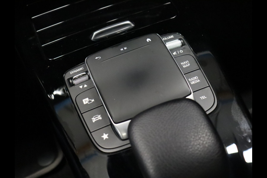 Mercedes-Benz CLA-Klasse Shooting Brake 200 Business Solution Luxury [CARPLAY, CRUISE CONTROL,SCHUIFKANTELDAK,  SFEERVERLICHTING, DIGITAL DASH, TREKHAAK, MEMORY SEATS, STOELVERWARMING, CAMERA + PDC, MERCEDES-BENZ KOPLAMPEN, VOL LEDER, NAVIGATIE, NIEUWSTAAT]