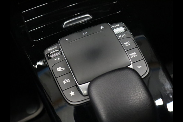 Mercedes-Benz CLA-Klasse Shooting Brake 200 Business Solution Luxury [CARPLAY, CRUISE CONTROL,SCHUIFKANTELDAK,  SFEERVERLICHTING, DIGITAL DASH, TREKHAAK, MEMORY SEATS, STOELVERWARMING, CAMERA + PDC, MERCEDES-BENZ KOPLAMPEN, VOL LEDER, NAVIGATIE, NIEUWSTAAT]