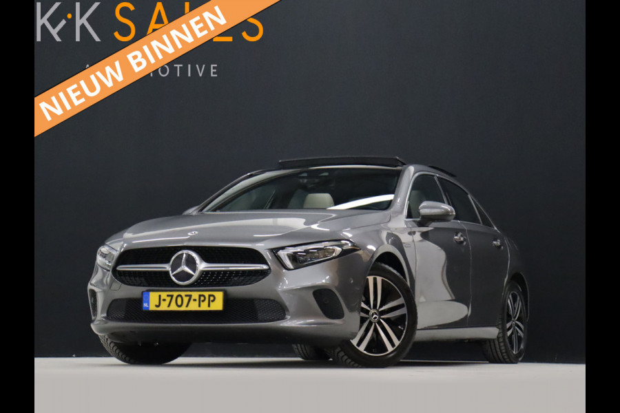 Mercedes-Benz A-Klasse 250 e Business Solution Luxury Limited [CRUISE CONTROL, DIGITAL DASH ,CAMERA + PDC, SCHUIFKANTELDAK, SFEERVERLICHTING, CARPLAY, STOELVERWARMING, MEMORY SEATS, VOL LEDER, FLIPPERS, NAVIGATIE, NIEUWSTAAT]