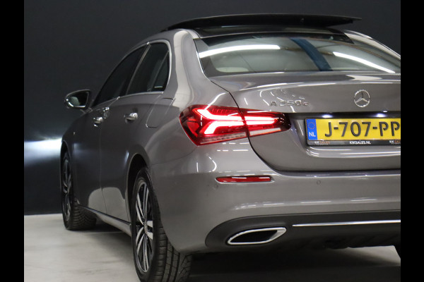 Mercedes-Benz A-Klasse 250 e Business Solution Luxury Limited [CRUISE CONTROL, DIGITAL DASH ,CAMERA + PDC, SCHUIFKANTELDAK, SFEERVERLICHTING, CARPLAY, STOELVERWARMING, MEMORY SEATS, VOL LEDER, FLIPPERS, NAVIGATIE, NIEUWSTAAT]