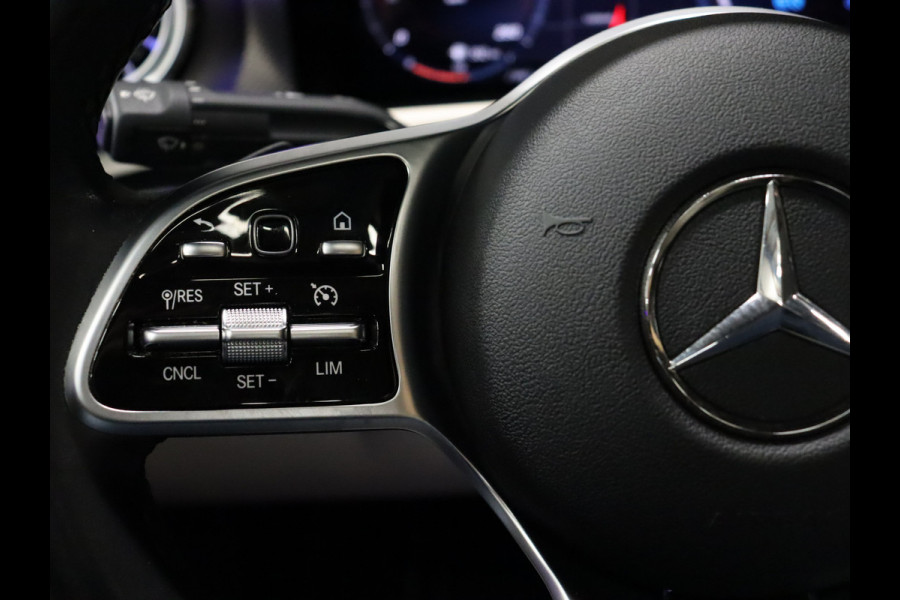 Mercedes-Benz A-Klasse 250 e Business Solution Luxury Limited [CRUISE CONTROL, DIGITAL DASH ,CAMERA + PDC, SCHUIFKANTELDAK, SFEERVERLICHTING, CARPLAY, STOELVERWARMING, MEMORY SEATS, VOL LEDER, FLIPPERS, NAVIGATIE, NIEUWSTAAT]