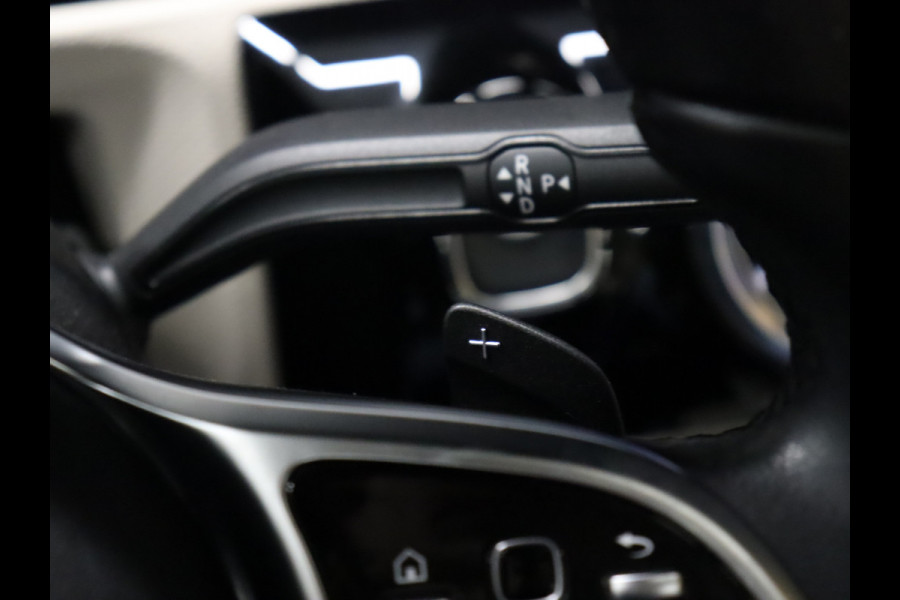 Mercedes-Benz A-Klasse 250 e Business Solution Luxury Limited [CRUISE CONTROL, DIGITAL DASH ,CAMERA + PDC, SCHUIFKANTELDAK, SFEERVERLICHTING, CARPLAY, STOELVERWARMING, MEMORY SEATS, VOL LEDER, FLIPPERS, NAVIGATIE, NIEUWSTAAT]