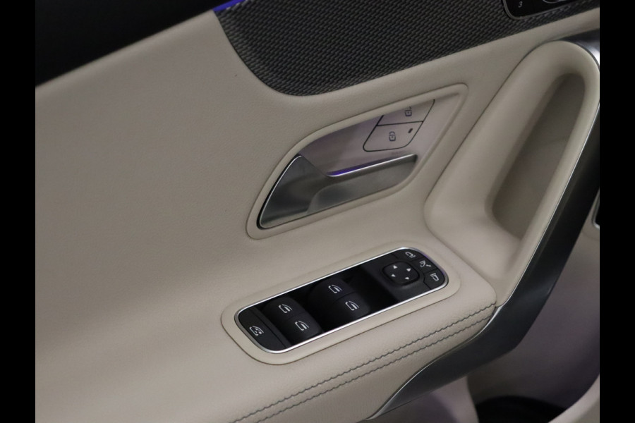 Mercedes-Benz A-Klasse 250 e Business Solution Luxury Limited [CRUISE CONTROL, DIGITAL DASH ,CAMERA + PDC, SCHUIFKANTELDAK, SFEERVERLICHTING, CARPLAY, STOELVERWARMING, MEMORY SEATS, VOL LEDER, FLIPPERS, NAVIGATIE, NIEUWSTAAT]