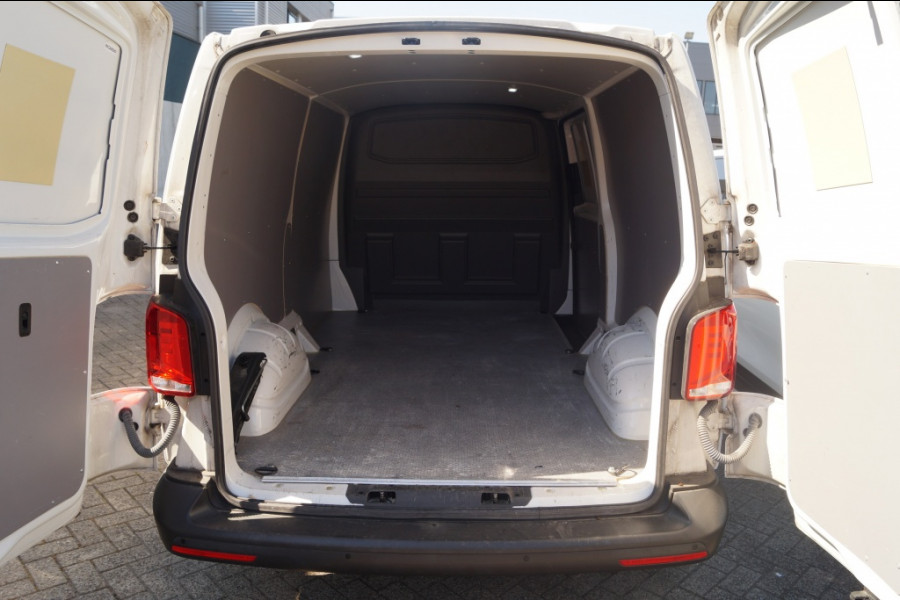 Volkswagen Transporter 2.0 TDI 110pk L2-H1 -NAVI-AIRCO-ACC-PDC-CAM-