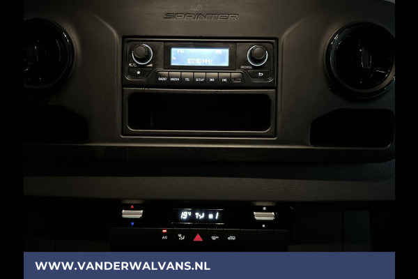 Mercedes-Benz Sprinter 315 CDI 150pk L3H2 Euro6 Airco | Camera | Cruisecontrol | Stoelverwarming 270 Graden achterdeuren, Bijrijdersbank