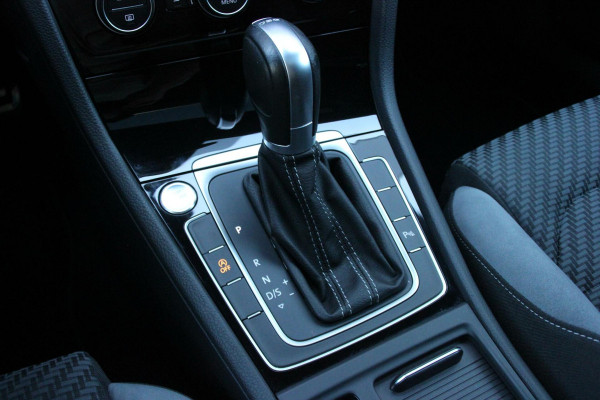 Volkswagen Golf 7.5 - 1.5 TSI ACT 2x R Line 150 PK Automaat |PANORAMADAK, VIRTUAL, CRUISE, STOELVERWARMING, CAMERA, LED, PDC|