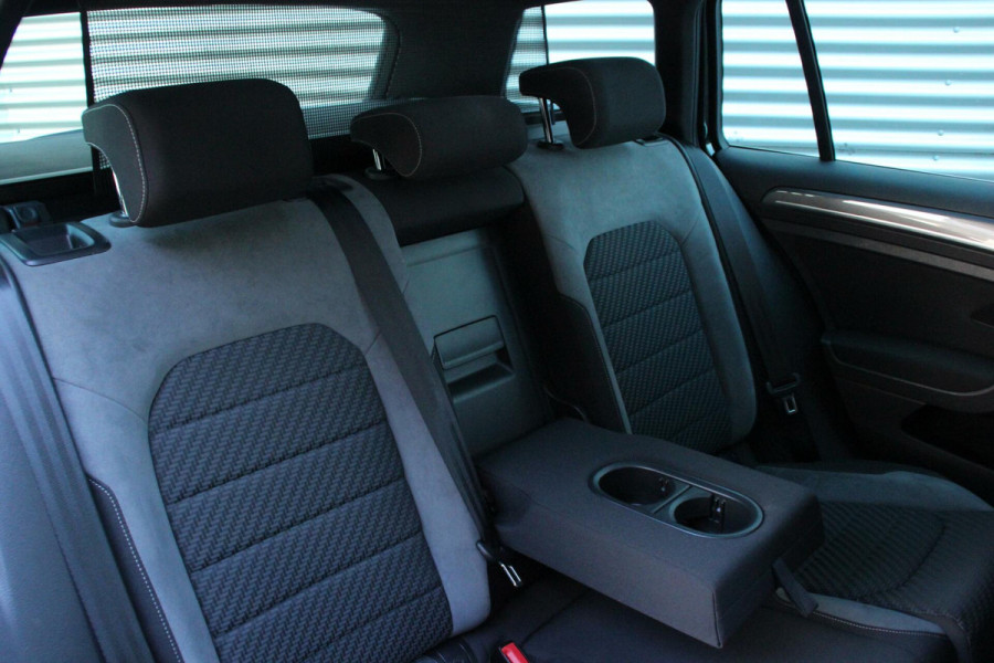 Volkswagen Golf 7.5 - 1.5 TSI ACT 2x R Line 150 PK Automaat |PANORAMADAK, VIRTUAL, CRUISE, STOELVERWARMING, CAMERA, LED, PDC|