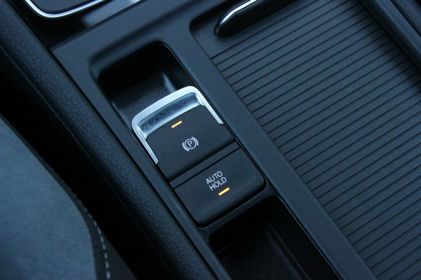 Volkswagen Golf 7.5 - 1.5 TSI ACT 2x R Line 150 PK Automaat |PANORAMADAK, VIRTUAL, CRUISE, STOELVERWARMING, CAMERA, LED, PDC|