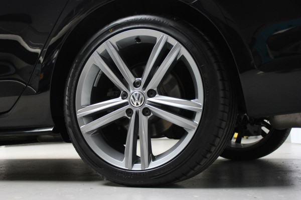 Volkswagen Golf 7.5 - 1.5 TSI ACT 2x R Line 150 PK Automaat |PANORAMADAK, VIRTUAL, CRUISE, STOELVERWARMING, CAMERA, LED, PDC|