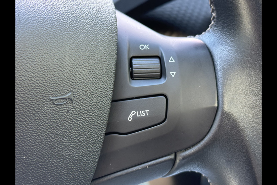 Peugeot 2008 BWJ 2017 | 1.2T 111PK Allure | CLIMA | TREKHAAK | NAVI | CARPLAY | LEDER/STOF