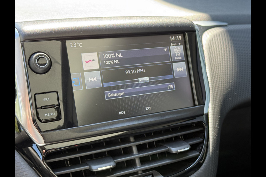 Peugeot 2008 BWJ 2017 | 1.2T 111PK Allure | CLIMA | TREKHAAK | NAVI | CARPLAY | LEDER/STOF