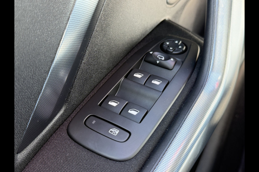 Peugeot 2008 BWJ 2017 | 1.2T 111PK Allure | CLIMA | TREKHAAK | NAVI | CARPLAY | LEDER/STOF