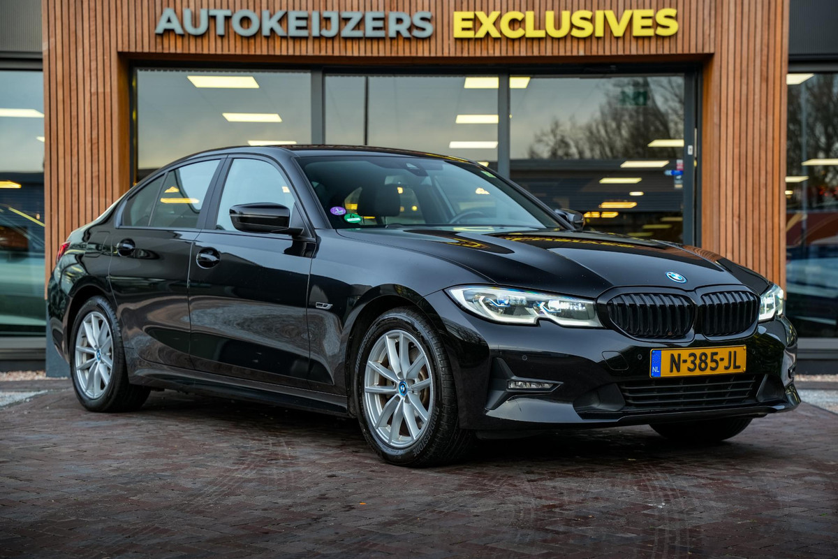 BMW 3-serie 320e Business Edition Plus Keyless Leder Stoelverw. DAB+ PDC LED 17”LM BMW 3-serie 320e Business Edition Plus Keyless Leder Stoelverw. DAB+ PDC LED 17”LM