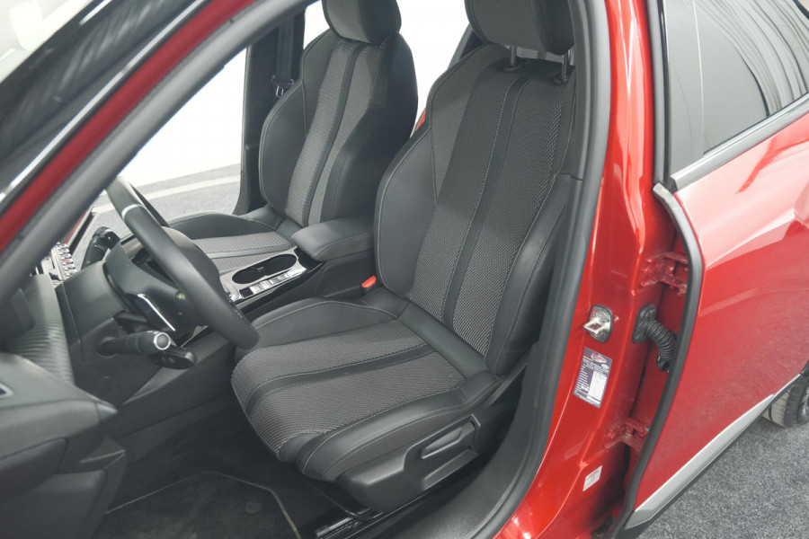 Peugeot 2008 PureTech 130 EAT8 GT | 360 Camera | Dodehoekdetectie | Navigatie | Apple Carplay