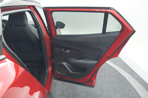 Peugeot 2008 PureTech 130 EAT8 GT | 360 Camera | Dodehoekdetectie | Navigatie | Apple Carplay