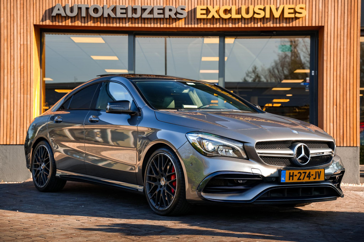 Mercedes-Benz CLA-Klasse AMG 45 4MATIC Ambition Pano Airco Navi 19"L.M. Parkeersensoren Stoelverw. Mercedes-Benz CLA-Klasse AMG 45 4MATIC Ambition Pano Airco Navi 19"L.M. Parkeersensoren Stoelverw.