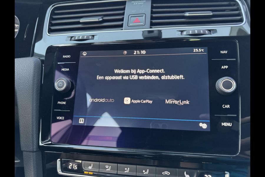 Volkswagen Golf 1.0 TSI Sound 110pk DSG ACC Navi CarPlay Stlvw PDC